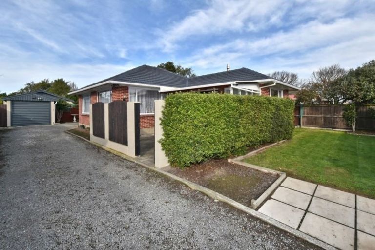 Photo of property in 4 Damien Place, Bromley, Christchurch, 8062