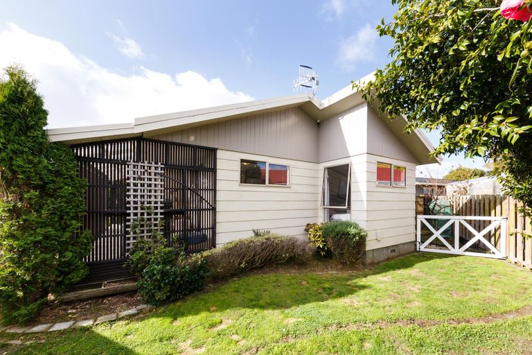 Photo of property in 17b Cecil Place, Cloverlea, Palmerston North, 4412