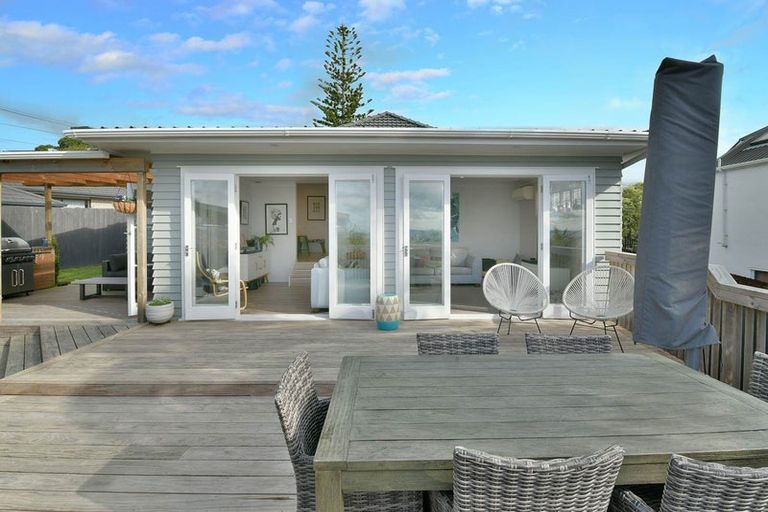 Photo of property in 462 Whangaparaoa Road, Stanmore Bay, Whangaparaoa, 0932