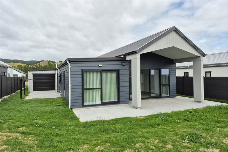Photo of property in 5 Mataikokako Loop, Kawakawa Bay, 2585