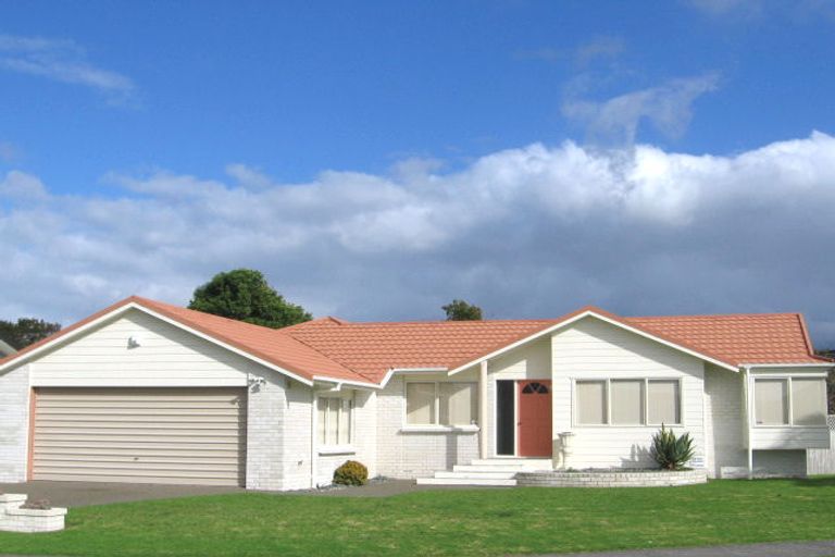 Photo of property in 6 Maurice Borich Place, Henderson, Auckland, 0610