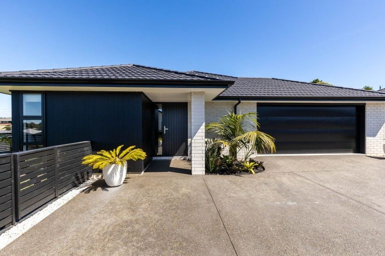 Photo of property in 10 Pa Tuna Lane, Hurdon, New Plymouth, 4310