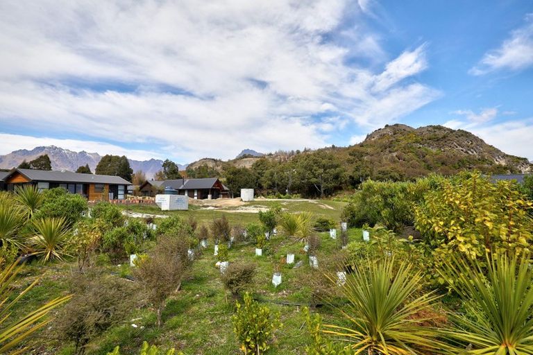 Photo of property in 27 Peregrine Falcon Road, Mount Creighton, Queenstown, 9371