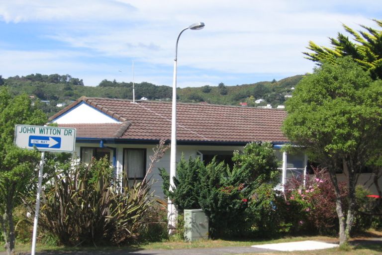 Photo of property in 81 Chartwell Drive, Crofton Downs, Wellington, 6035