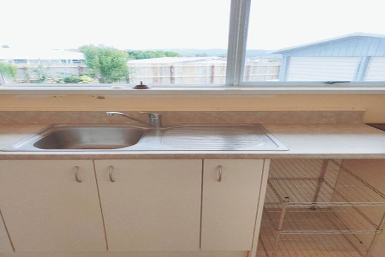 Photo of property in 1/36 Blacklock Avenue, Henderson, Auckland, 0612