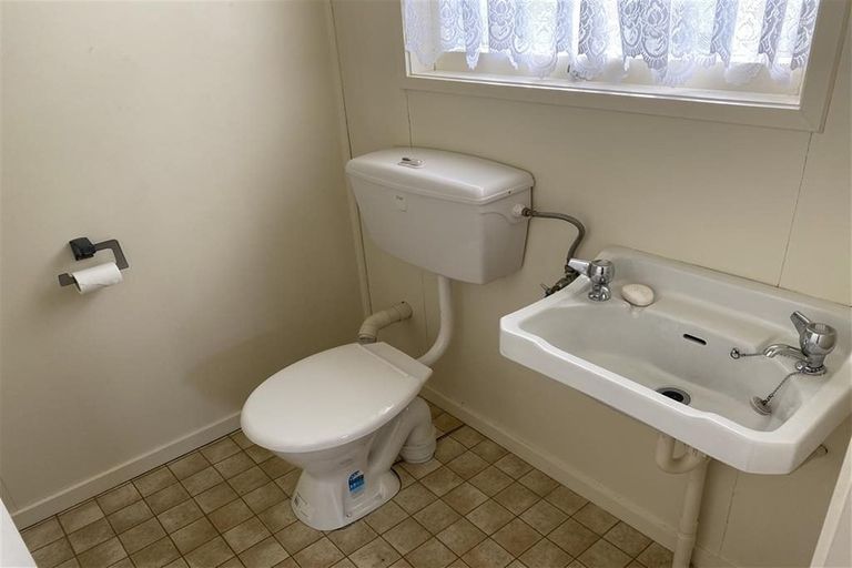 Photo of property in 15 Ward Street, Trentham, Upper Hutt, 5018