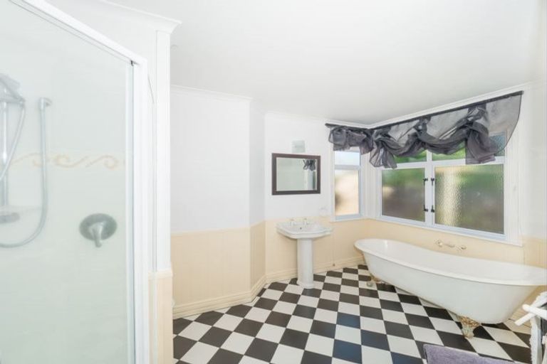 Photo of property in 50c Maunganui Road, Mount Maunganui, 3116