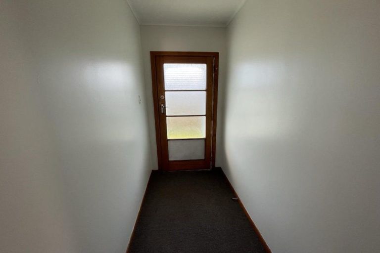 Photo of property in 14 Omori Place, Castlecliff, Whanganui, 4501