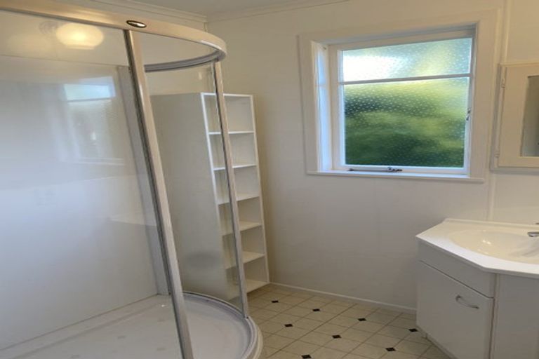 Photo of property in 19 Seddon Street, Carterton, 5713