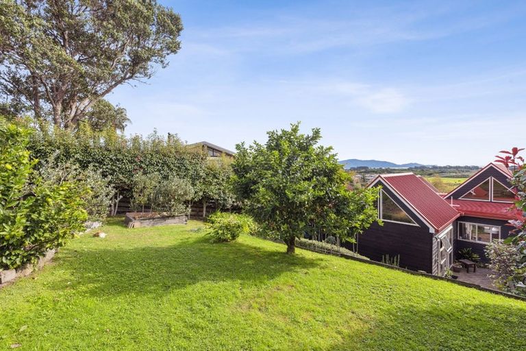 Photo of property in 75 Huia Street, Waikanae, 5036
