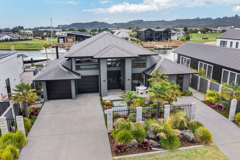 Photo of property in 13 Awatea Drive, Whitianga, 3510