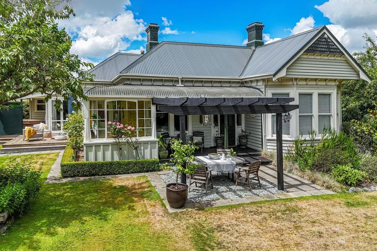 Photo of property in 22 Mckenzie Street, Geraldine, 7930