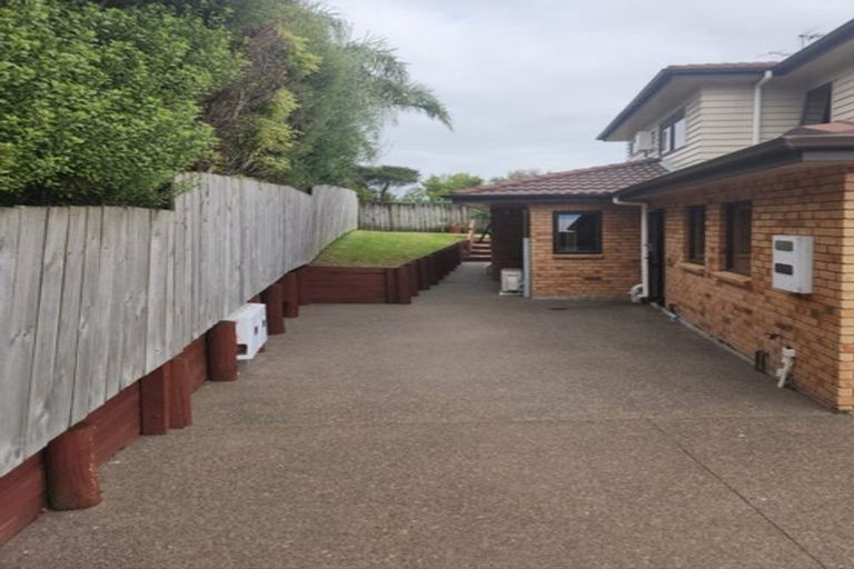 Photo of property in 15 Spoonbill Place, Unsworth Heights, Auckland, 0632