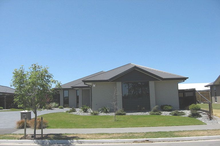 Photo of property in 31 Reka Street, Parklands, Christchurch, 8083