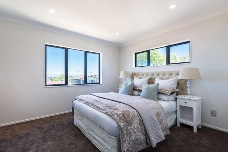 Photo of property in 4225c Great North Road, Glendene, Auckland, 0602