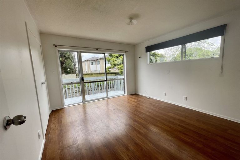 Photo of property in 18 Pankhurst Place, Sunnyvale, Auckland, 0612