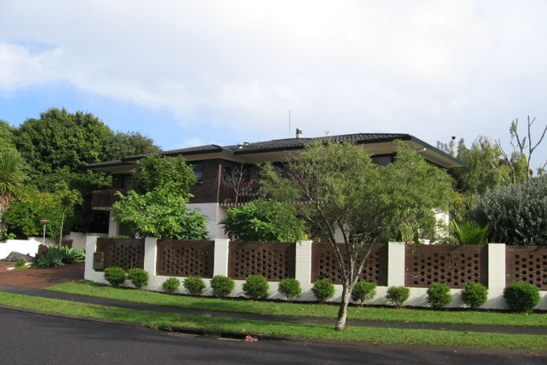 Photo of property in 10 Cyclades Place, Shelly Park, Auckland, 2014