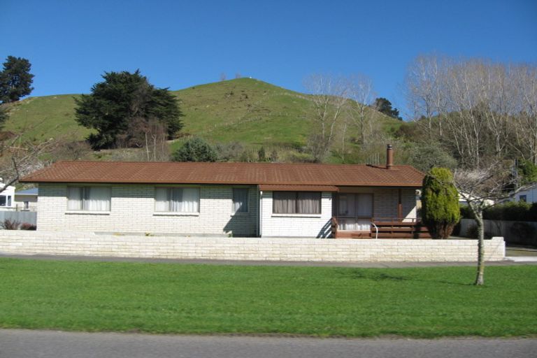 Photo of property in 11 Ongo Road, Hunterville, 4730