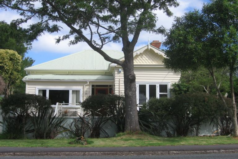Photo of property in 15 Abbotsford Terrace, Devonport, Auckland, 0624