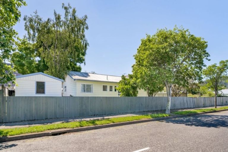 Photo of property in 2/614 Fergusson Drive, Trentham, Upper Hutt, 5018