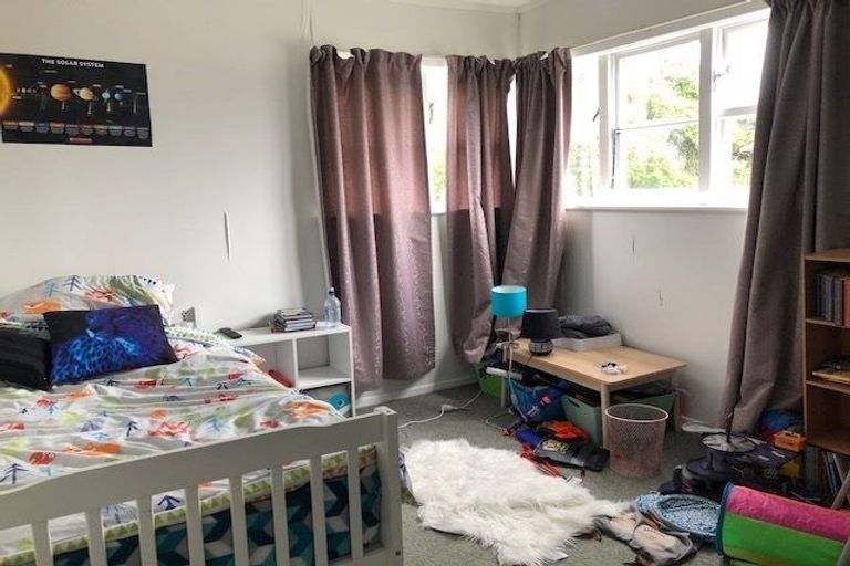 Photo of property in 106 Moorefield Road, Johnsonville, Wellington, 6037