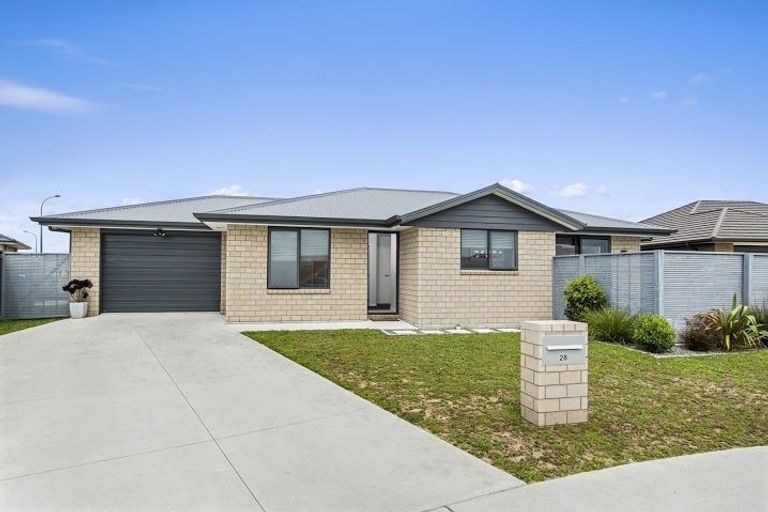 Photo of property in 28 Hebe Crescent, Papamoa Beach, Papamoa, 3118