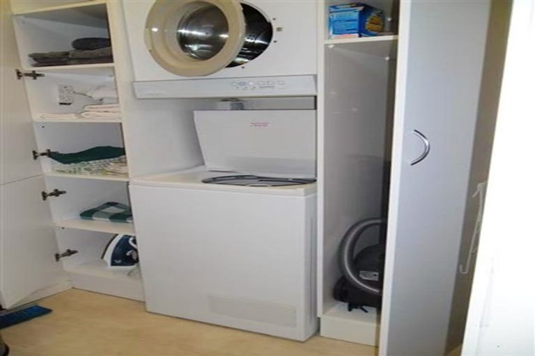 Photo of property in 9/160 Ruahine Street, Roslyn, Palmerston North, 4414