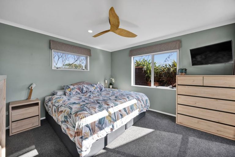 Photo of property in 9a Dolphin Parade, Bell Block, New Plymouth, 4312
