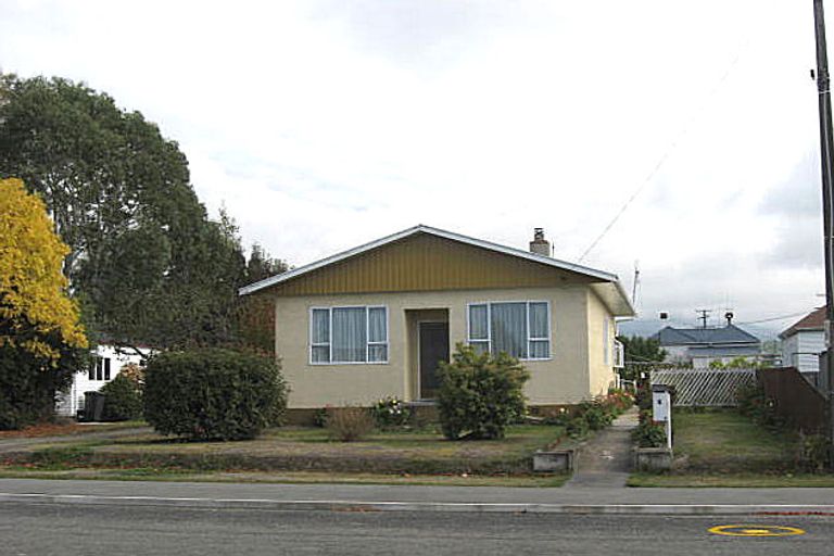 Photo of property in 6 Naylor Street, Waimate, 7924