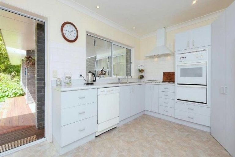 Photo of property in 211 Waihoehoe Road, Drury, 2577