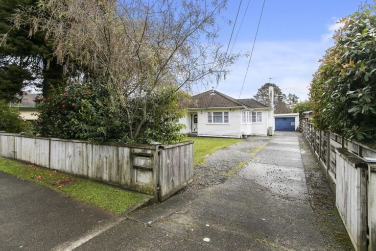 Photo of property in 3 Poole Crescent, Wainuiomata, Lower Hutt, 5014