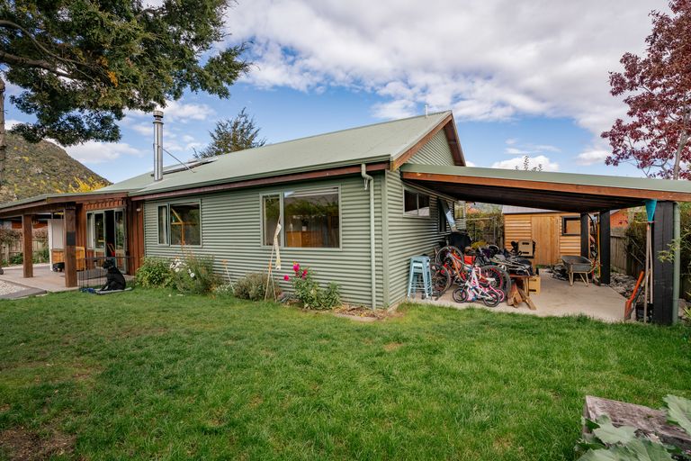 Photo of property in 37a Rob Roy Lane, Wanaka, 9305
