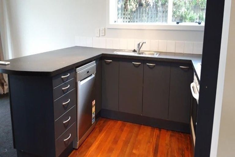 Photo of property in 21 Eglinton Street, Avondale, Christchurch, 8061