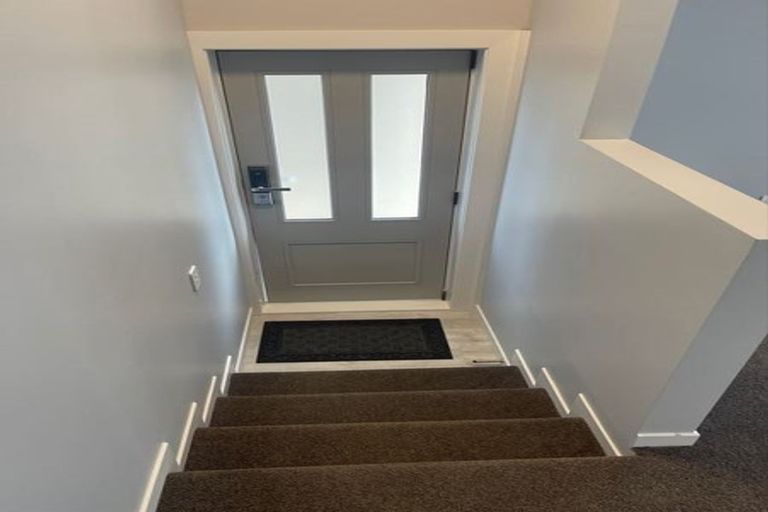 Photo of property in 42b Apu Crescent, Lyall Bay, Wellington, 6022