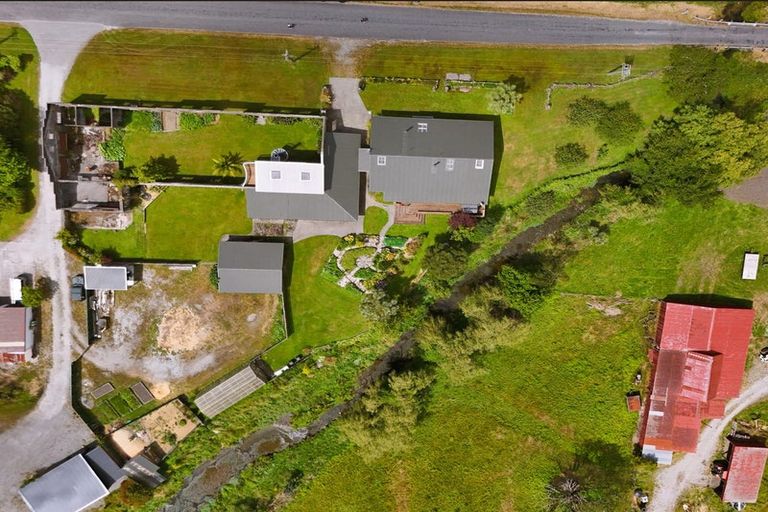 Photo of property in 327 Wanganui Flat Road, Harihari, 7884