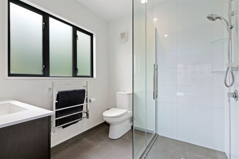 Photo of property in 3a Plains View, Mount Pleasant, Christchurch, 8081