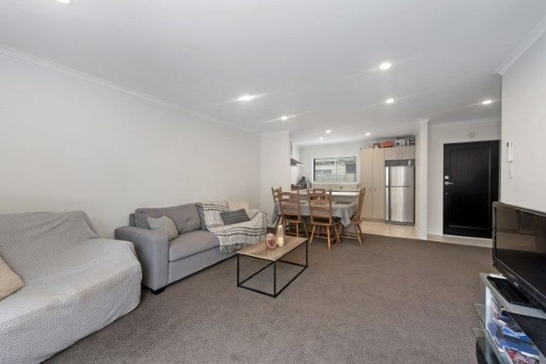 Photo of property in 2/3 Manning Street, Hamilton Central, Hamilton, 3204