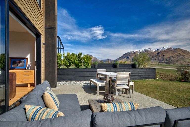 Photo of property in 23 Double Cone Road, Jacks Point, Queenstown, 9371