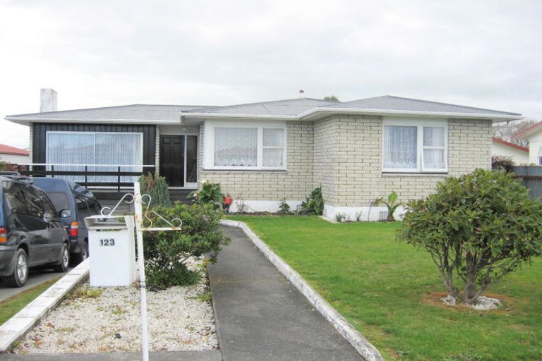 Photo of property in 123 Liverpool Street, Levin, 5510