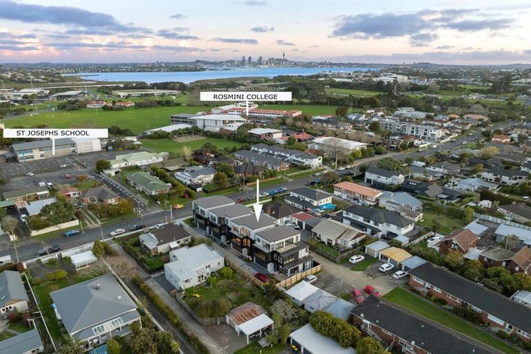 Photo of property in 13c Dominion Street, Takapuna, Auckland, 0622