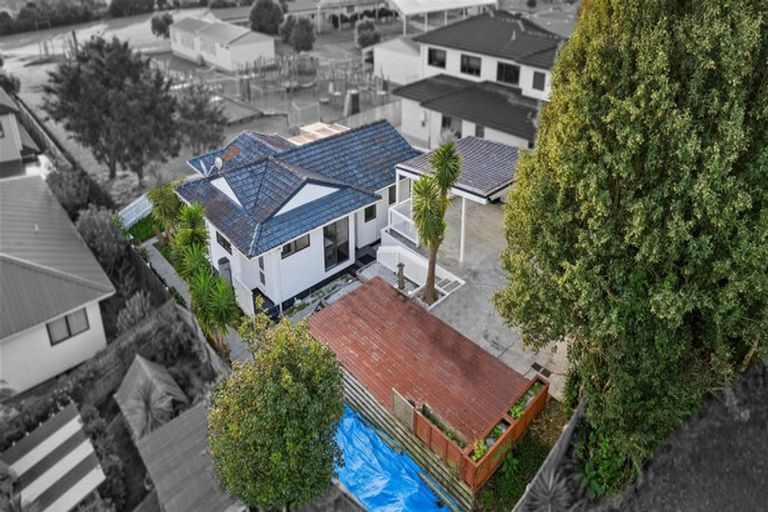 Photo of property in 15a Correa Court, Goodwood Heights, Auckland, 2105