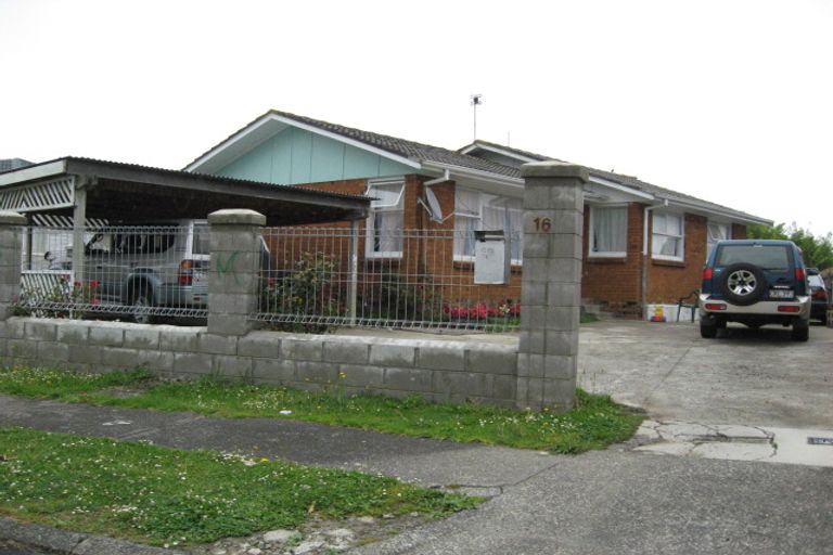 Photo of property in 16 Comet Crescent, Mangere, Auckland, 2022