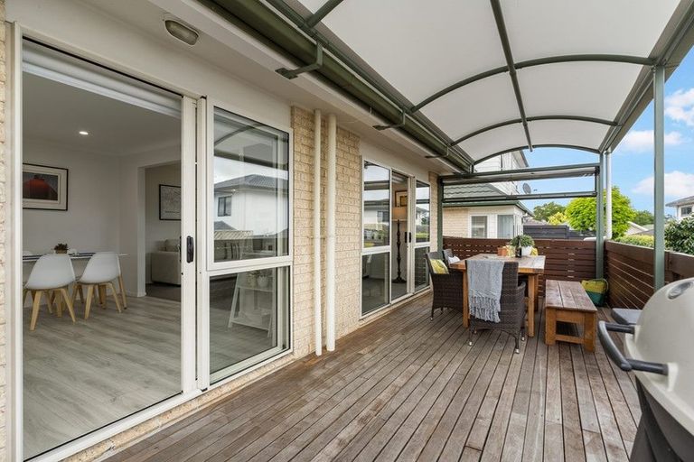 Photo of property in 1/270 Cascades Road, Botany Downs, Auckland, 2010