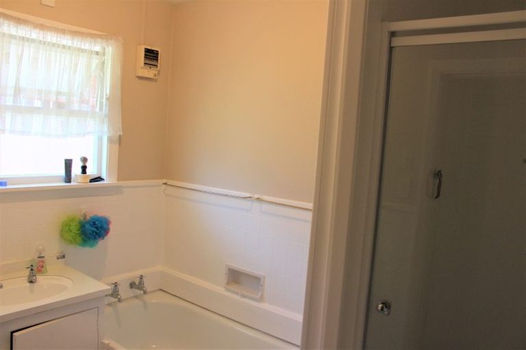 Photo of property in 28 Newbridge Place, Ilam, Christchurch, 8041