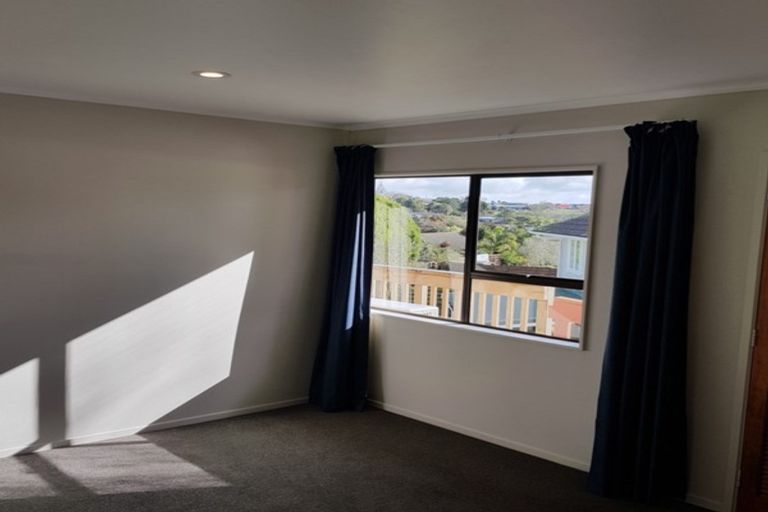 Photo of property in 133a Vodanovich Road, Te Atatu South, Auckland, 0610