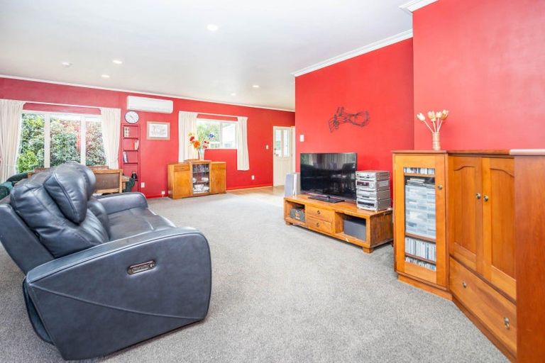 Photo of property in 20 Oxford Street, Fairfield, Hamilton, 3214