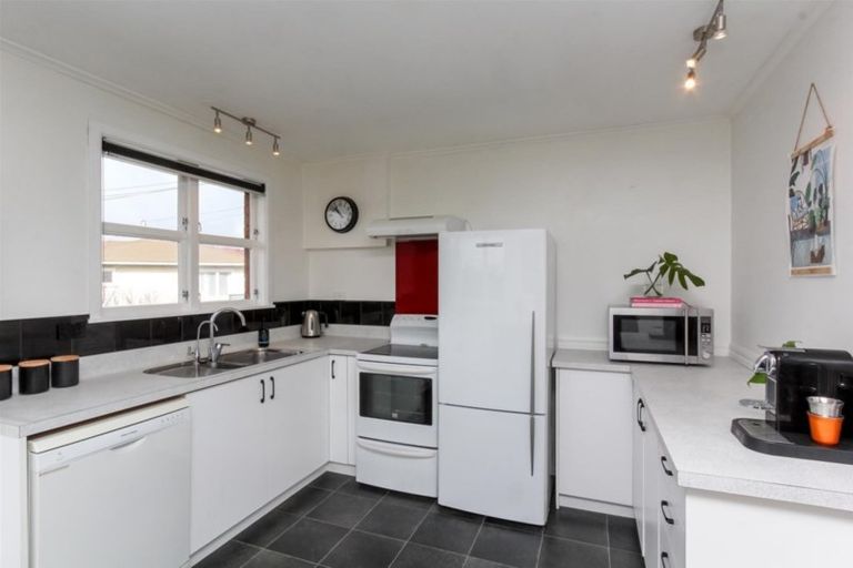 Photo of property in 15 Barclay Street, Ferndale, New Plymouth, 4310