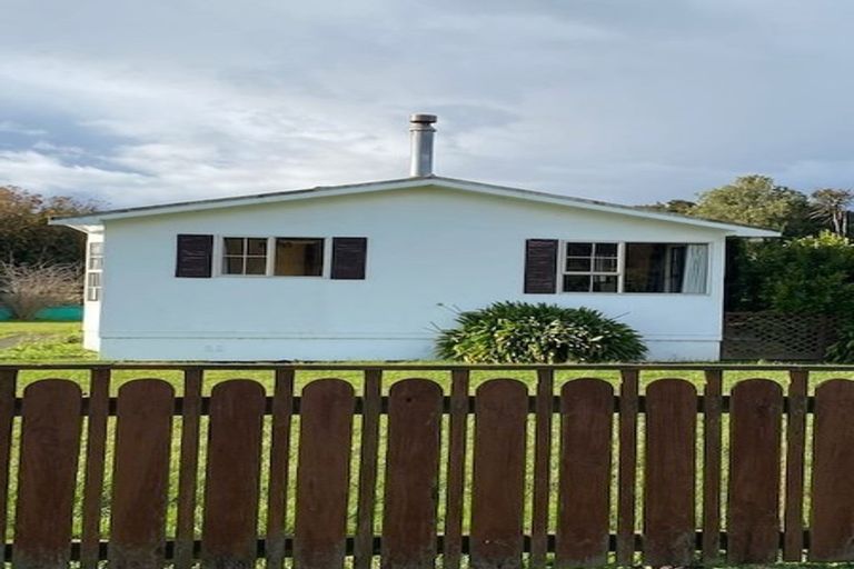 Photo of property in 68 Clifden Highway, Tuatapere, 9691