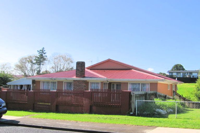 Photo of property in 8 Tindall Crescent, Otara, Auckland, 2023