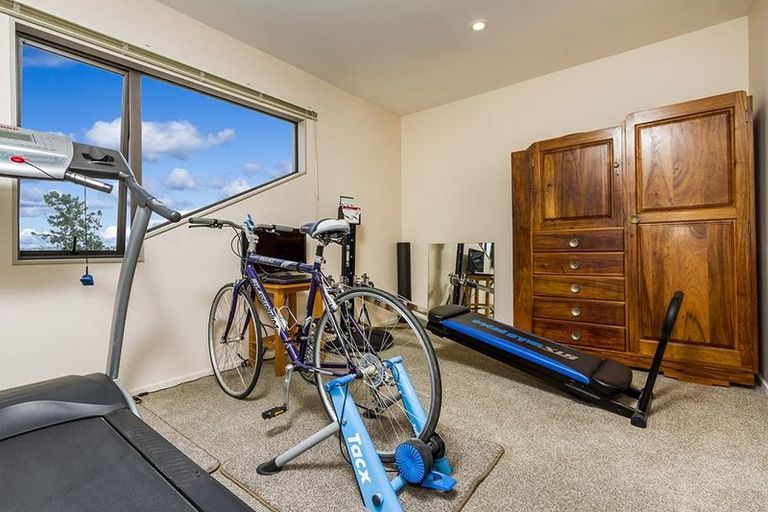 Photo of property in 724a East Coast Road, Pinehill, Auckland, 0632